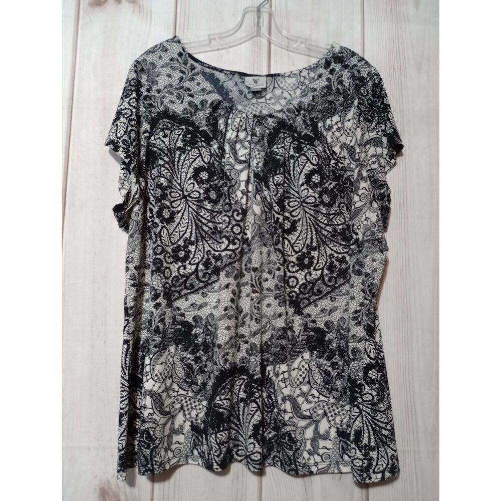 Womans Black and White Paisley Print Short Sleeve Top Blouse
